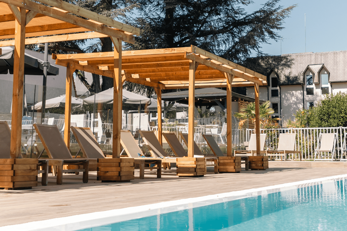 66842c1e51591ecfee7cd55c_coin-repos-demeures-de-campagne-piscine-exterieure-coudray